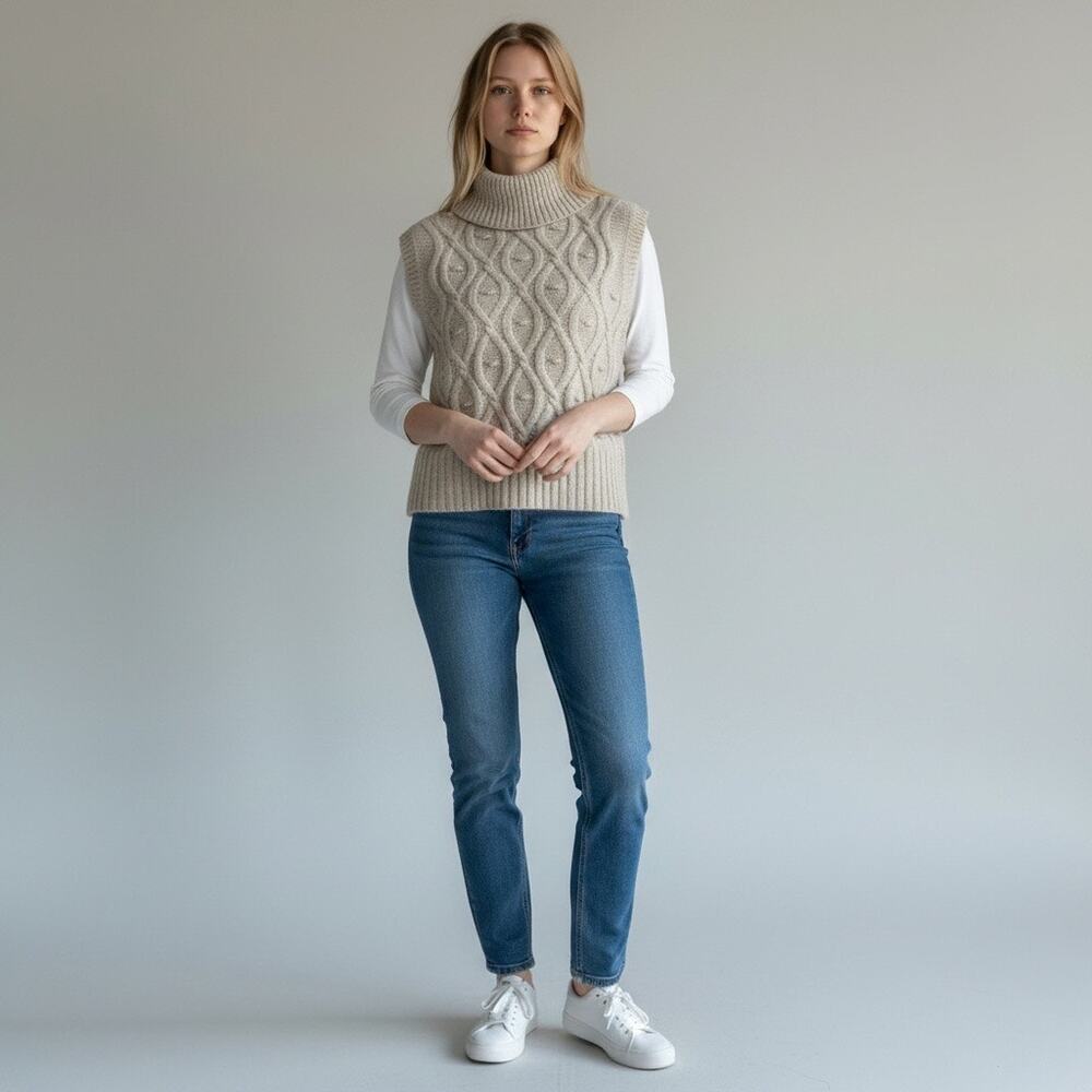 Sincerely Jules women’s size medium cream cable-knit turtleneck sweater vest nwt
